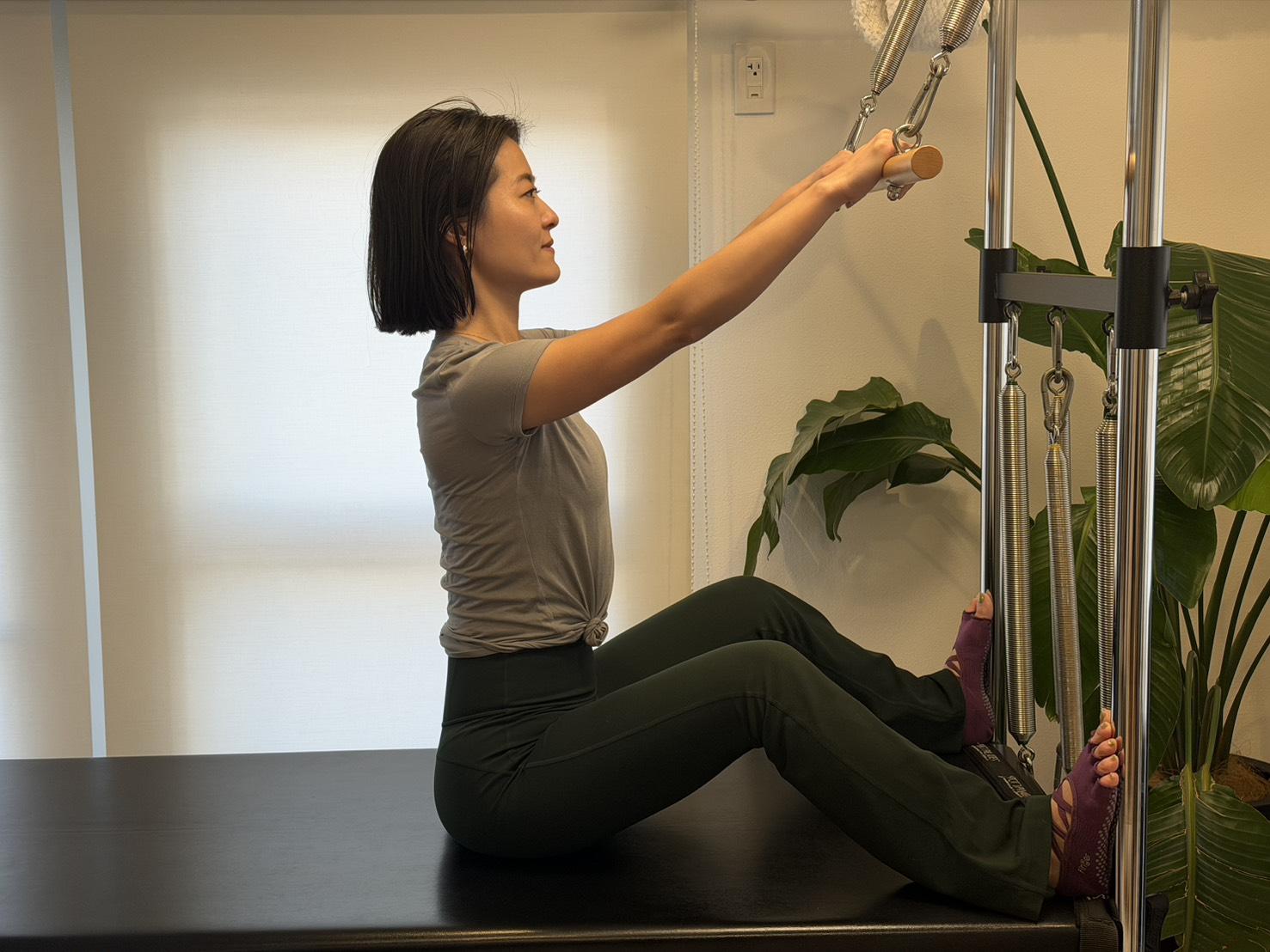 image3 1 【完全版】ピラティス服装の正解とは?初心者・体験・冬夏・年代別に徹底解説